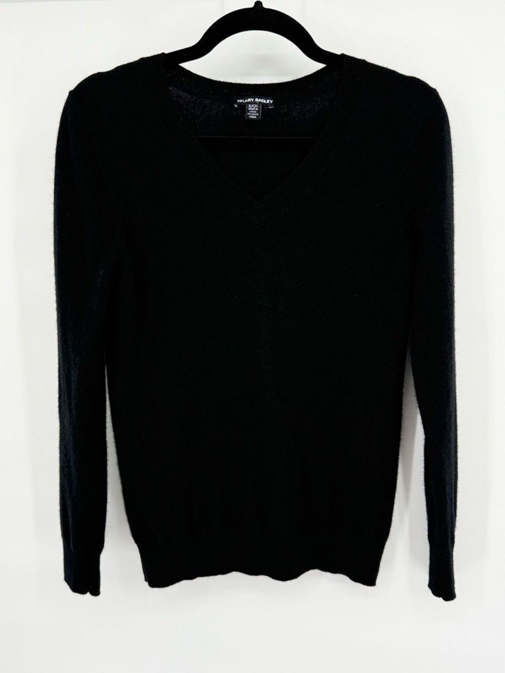 Hilary Radley 100% Cashmere V Neck Sweater Small Classic Soft‎ Minimalist Luxury